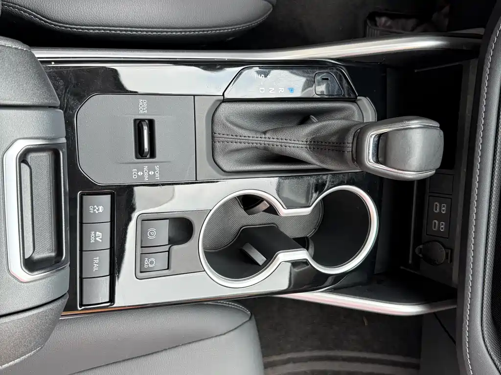 Toyota Highlander 2024 — фото 16