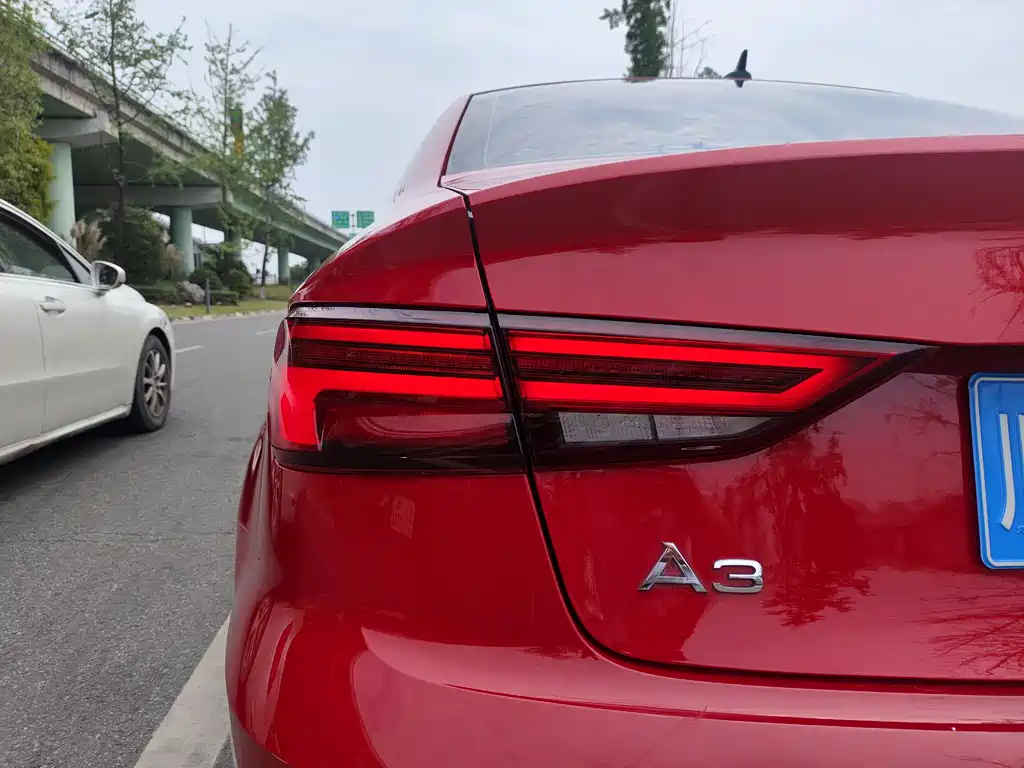Audi A3 2019 — фото 17