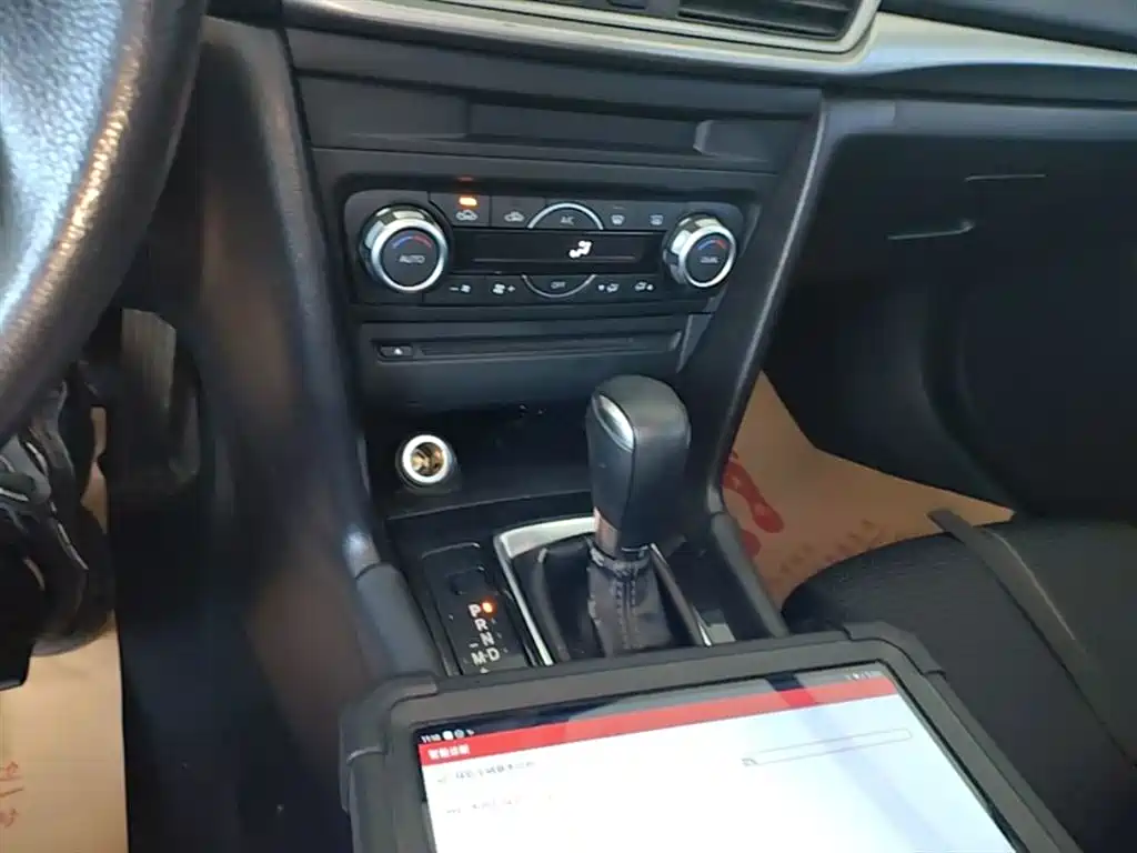 Mazda 3 Axela 2018 — фото 14