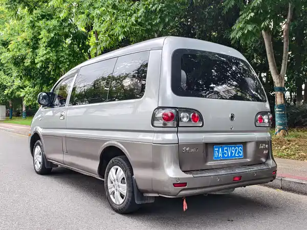 Dongfeng Lingzhi 2013