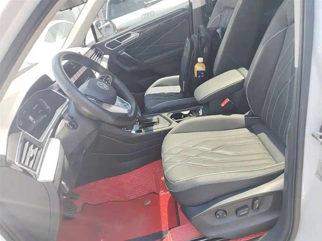 Volkswagen Tiguan L 2023 — фото 22