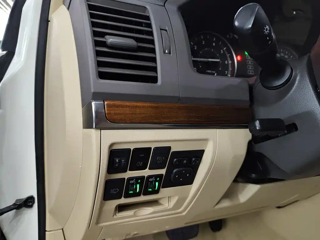 Toyota Land Cruiser 2017 — фото 16