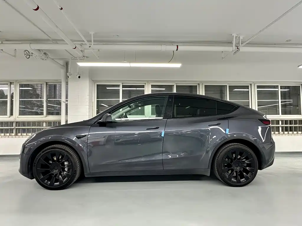 Tesla Model Y 2023 — фото 3
