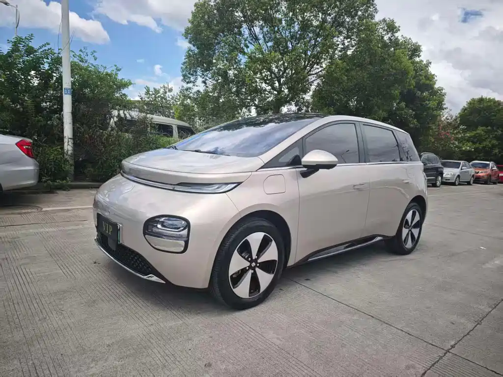 Baojun Clouds 2024