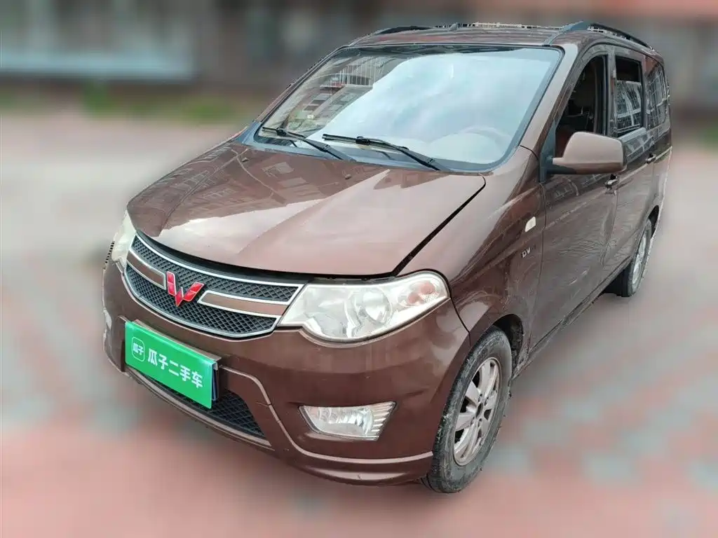 Wuling Hongguang 2018 — фото 2