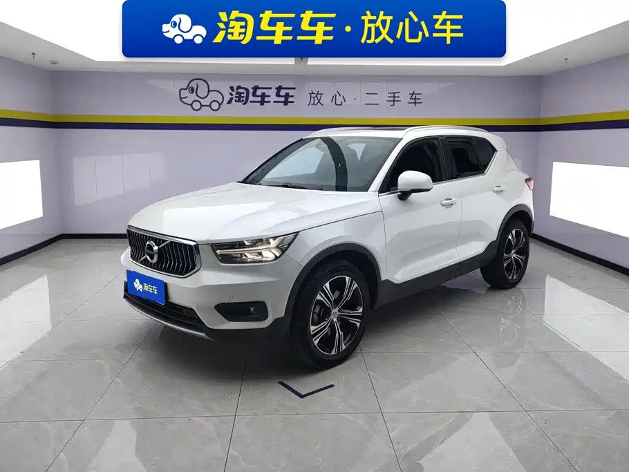 Volvo XC40 2020 — фото 1