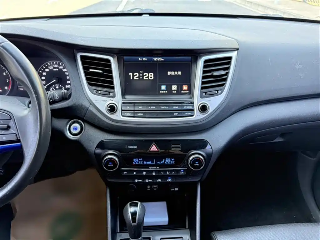 Hyundai Tucson 2015 — фото 6