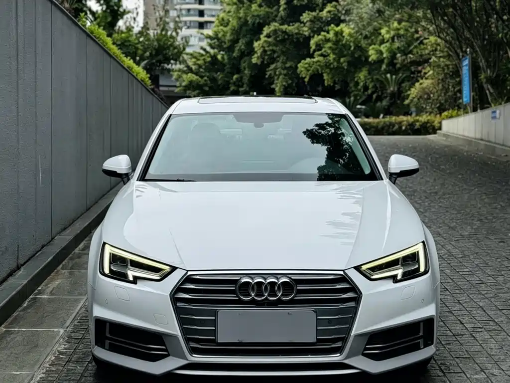 Audi A4L 2018 — фото 2