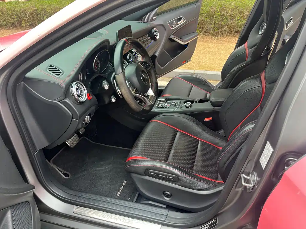 Mercedes-Benz GLA AMG 2018 — фото 7