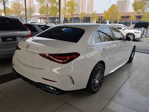 Mercedes-Benz C-Class 2024