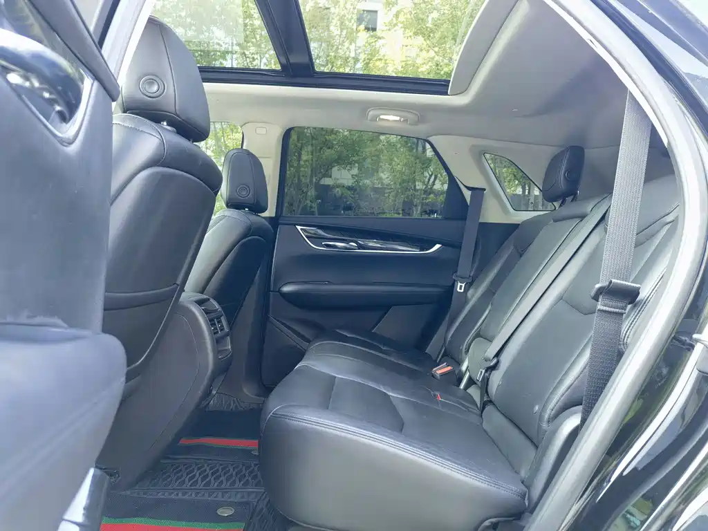 Cadillac XT5 2016 — фото 14