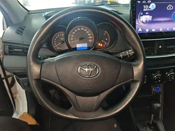 Toyota Yaris L 2020