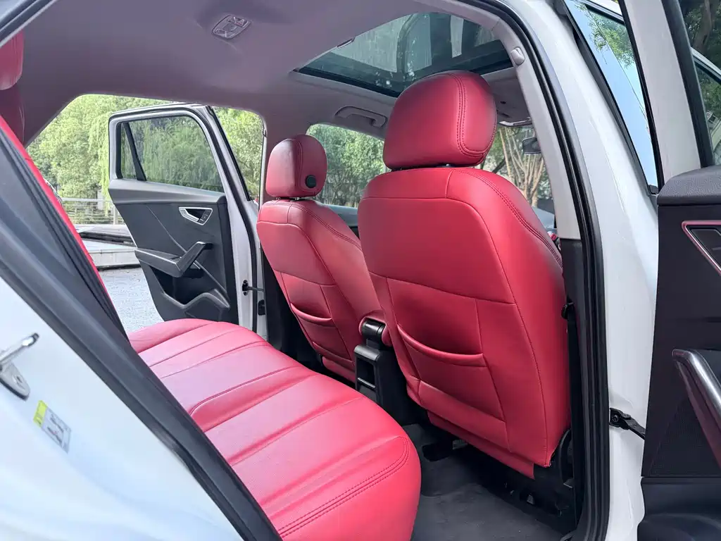 Audi Q2L 2018