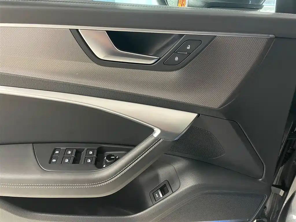 Audi A6L 2021
