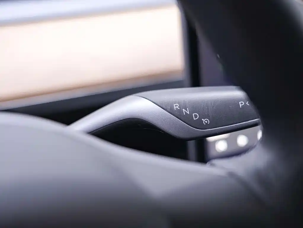 Tesla Model Y 2021 — фото 15