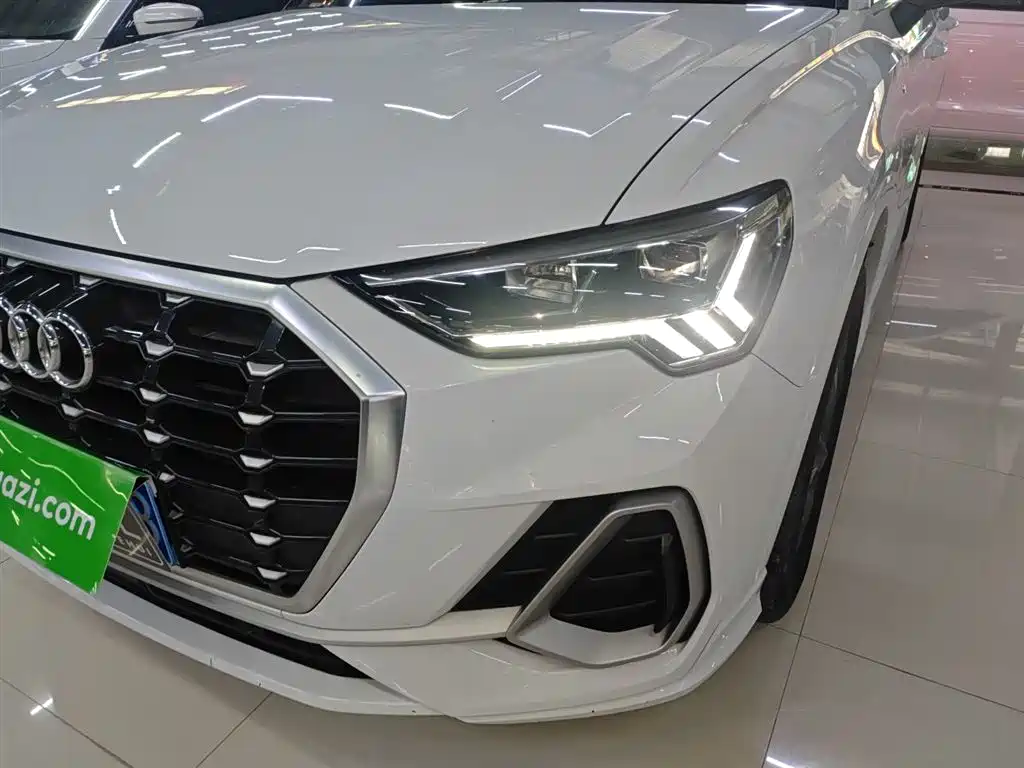 Audi Q3 2020 — фото 18