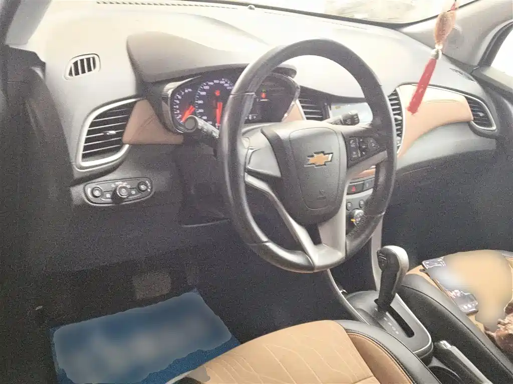 Chevrolet Trax 2017 — фото 10