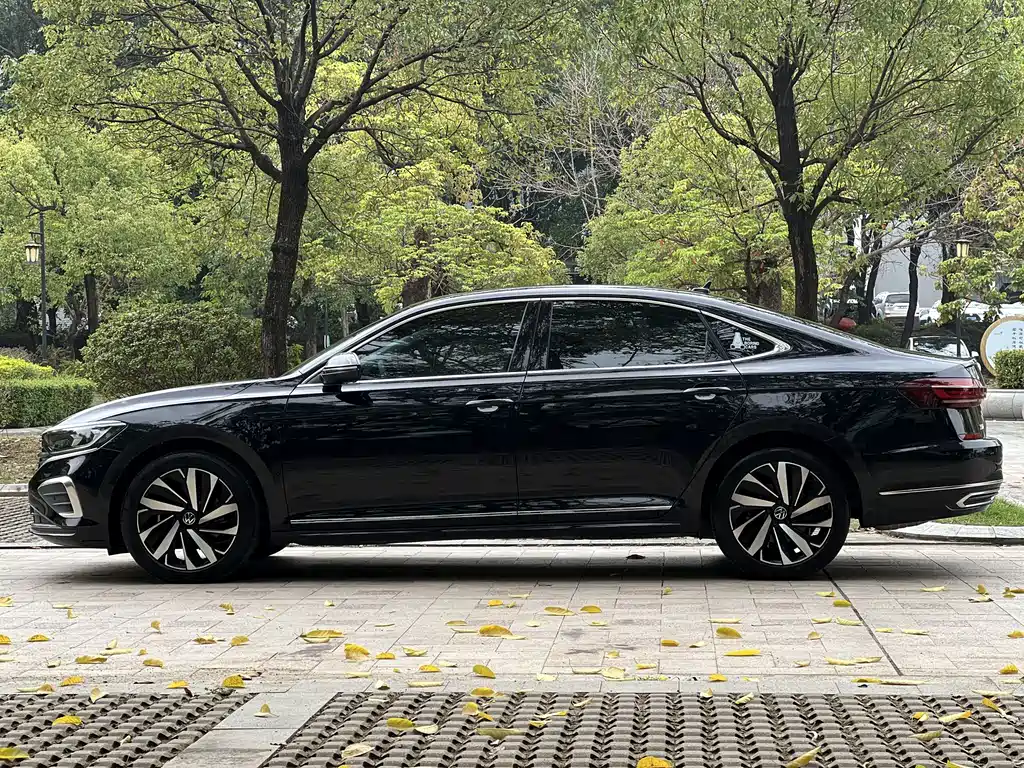 Volkswagen Passat 2024 — фото 20