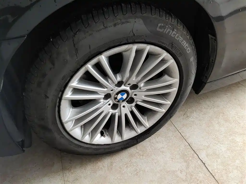 BMW 5 Series 2016 — фото 25