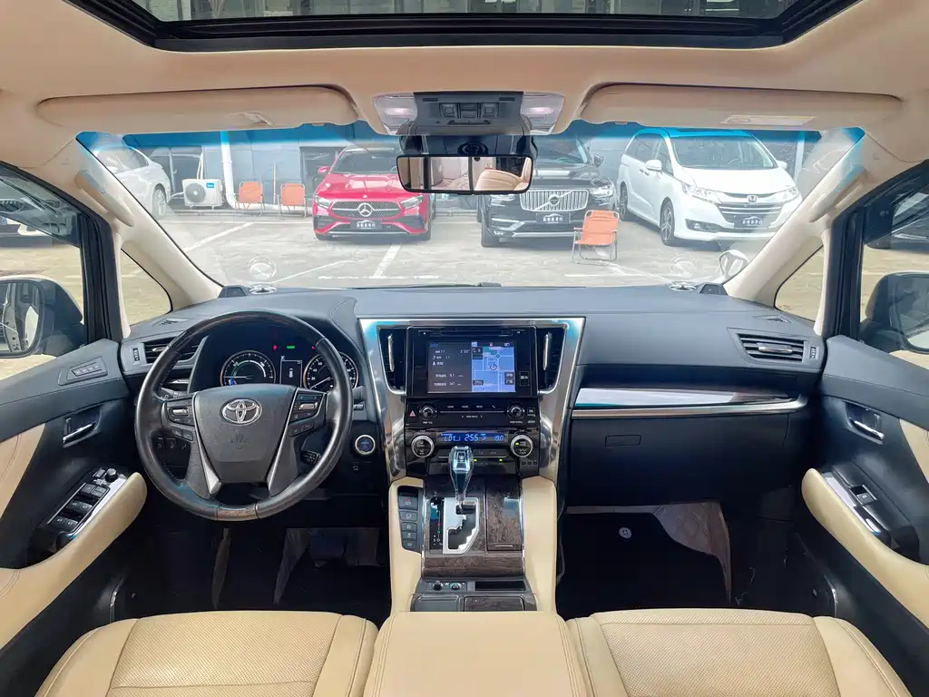 Toyota Alphard 2020 — фото 4