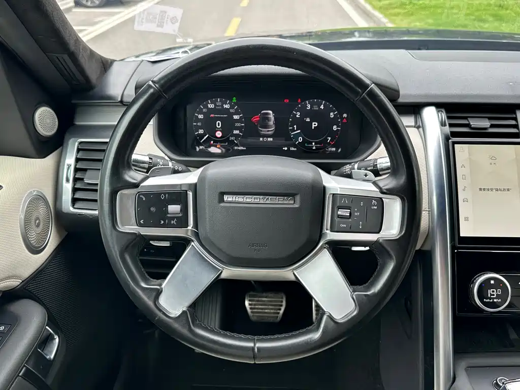 Land Rover Discovery 2022 — фото 18