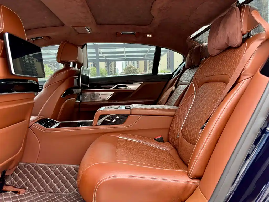 BMW 7 Series 2020 — фото 12