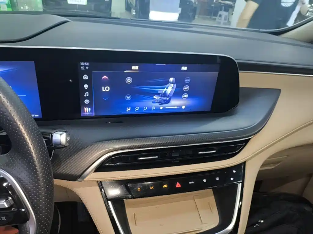 Buick GL8 New Energy 2025 — фото 13