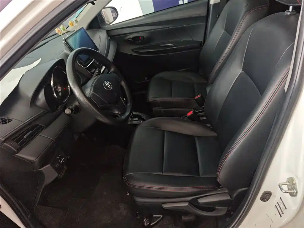 Toyota Yaris L 2020 — фото 11