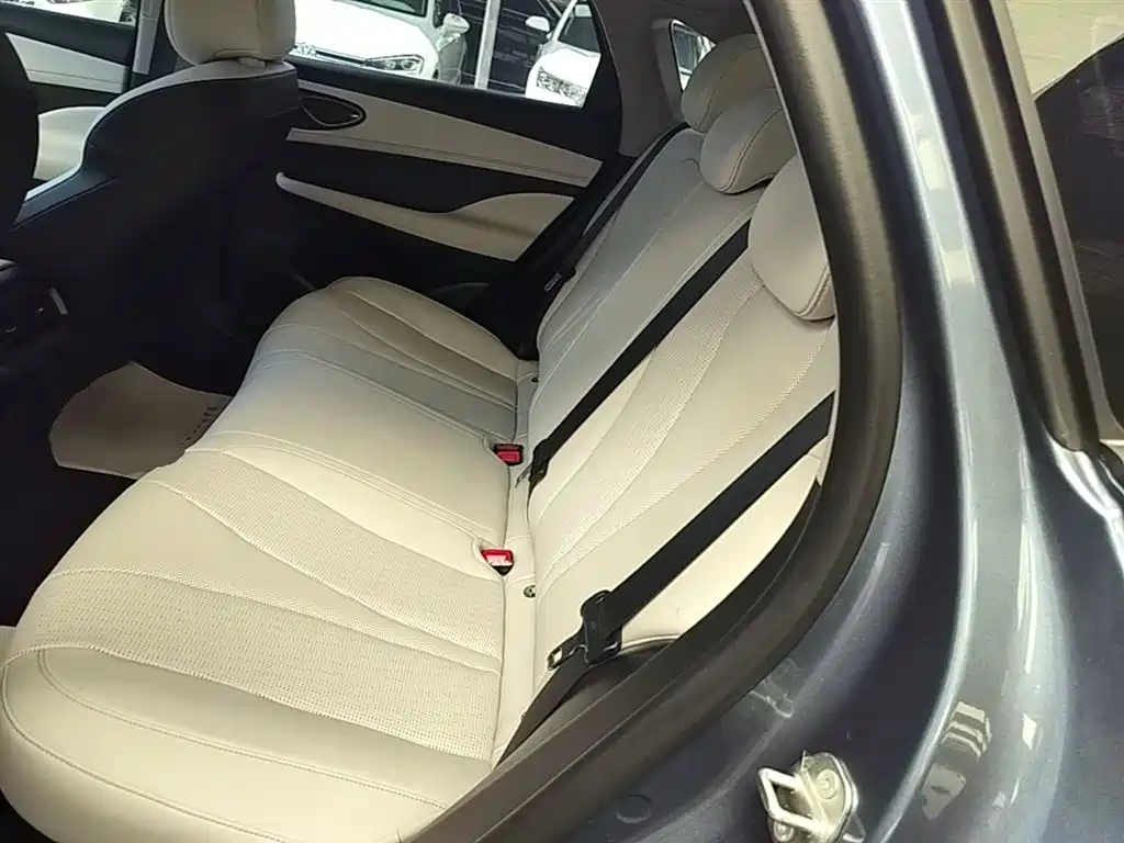 BYD Seal 05 DM-i 2025 — фото 17