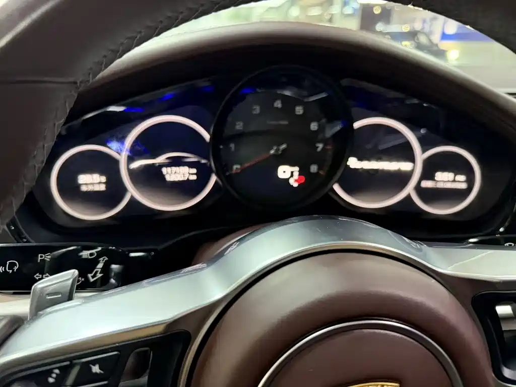 Porsche Panamera 2018 — фото 10