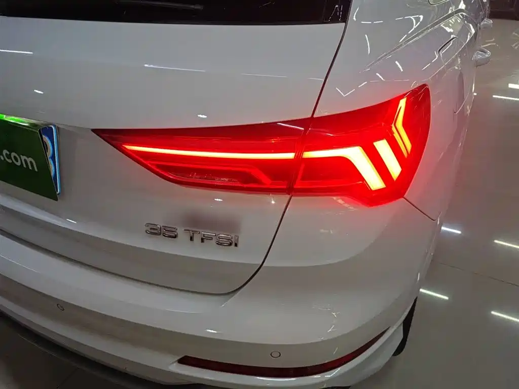 Audi Q3 2020 — фото 24