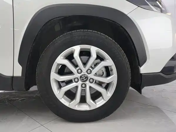 Toyota Frontlander 2024