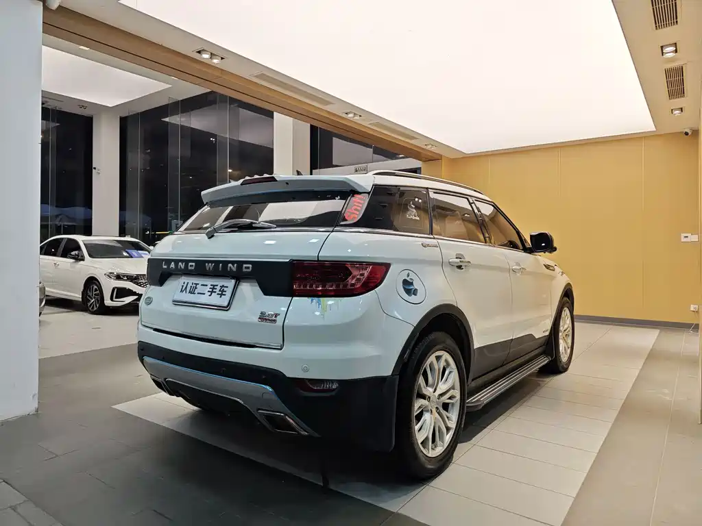 Landwind X7 2015 — фото 28