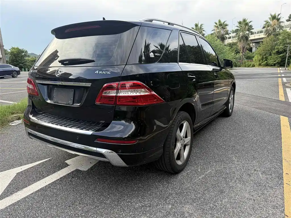 Mercedes-Benz M-Class 2014
