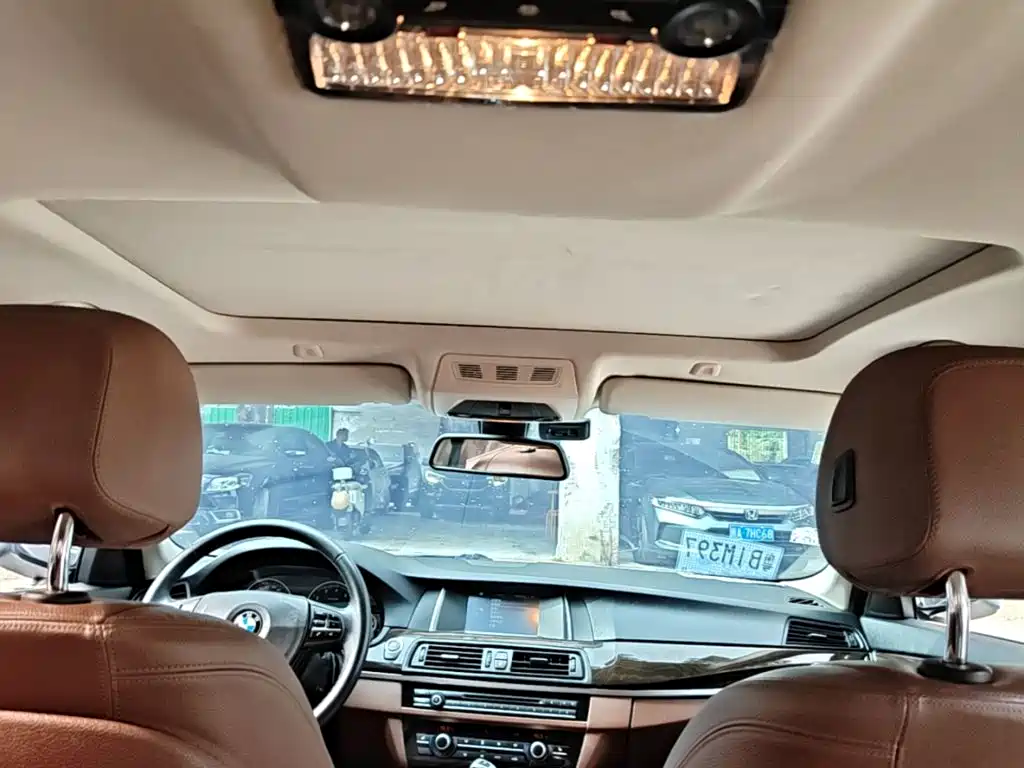 BMW 5 Series 2015 — фото 18