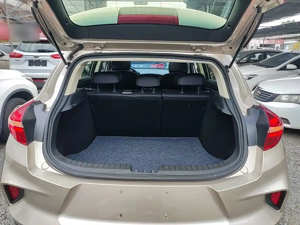 Geely Emgrand GS 2020 — фото 19