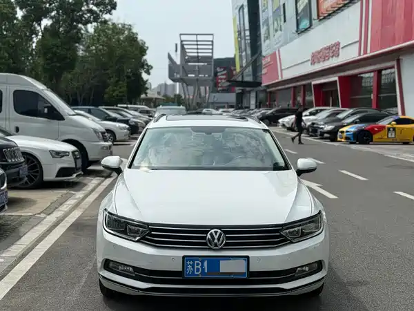 Volkswagen Viloran 2017
