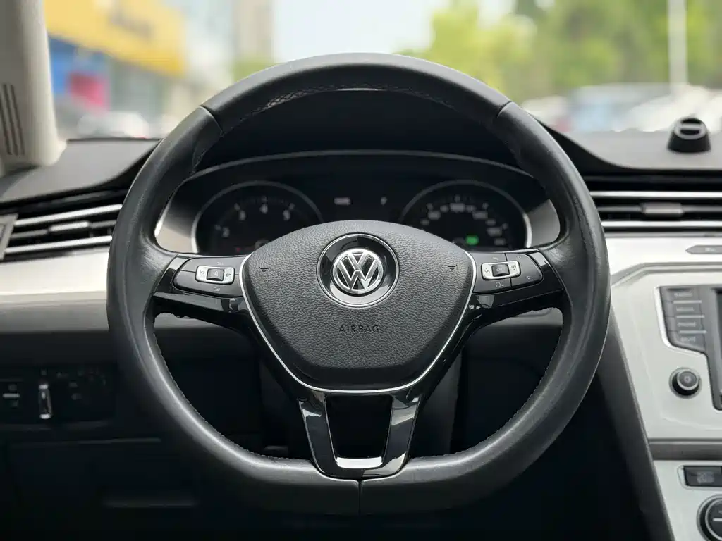 Volkswagen Viloran 2017 — фото 12