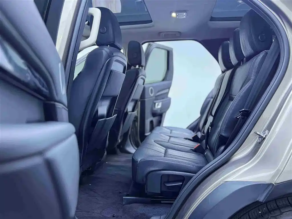Land Rover Discovery 2017 — фото 12