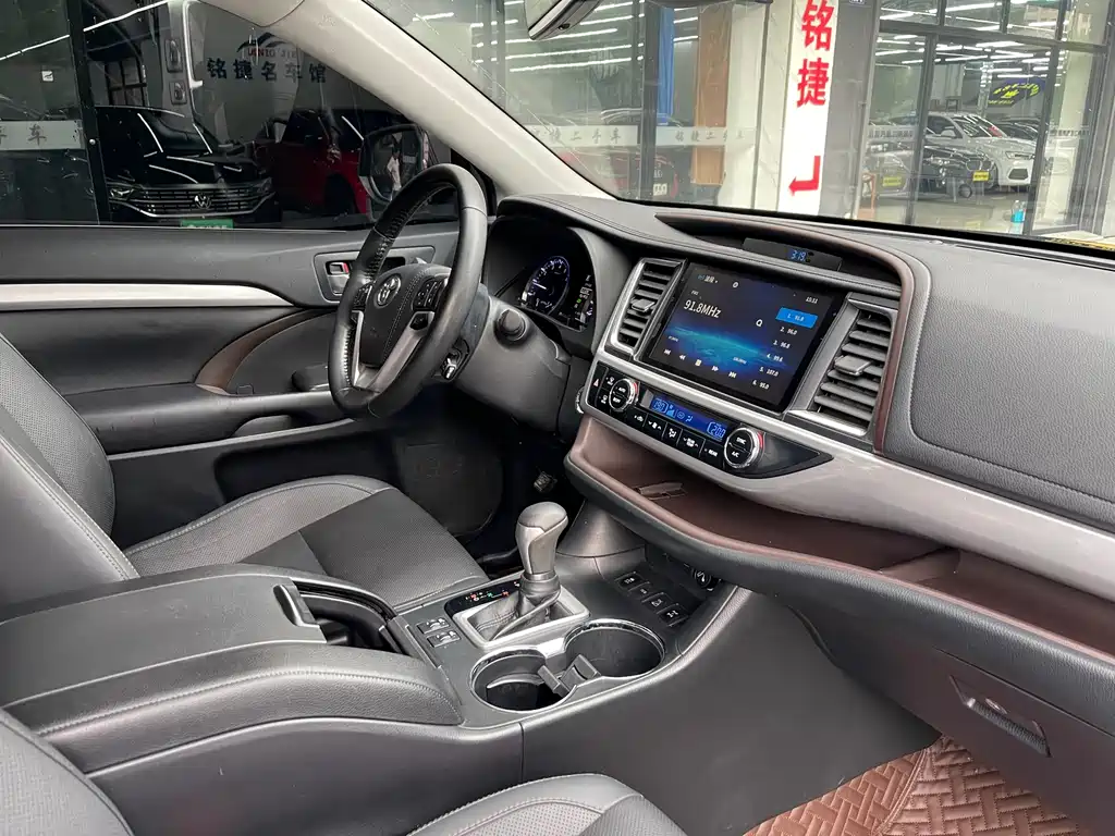 Toyota Highlander 2020 — фото 16