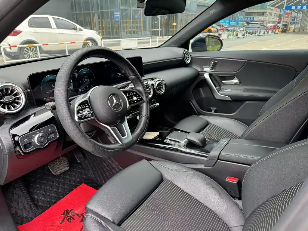 Mercedes-Benz A-Class 2023 — фото 4