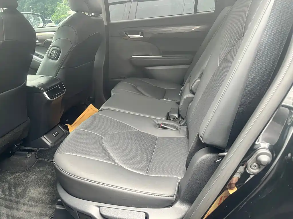 Toyota Highlander 2025