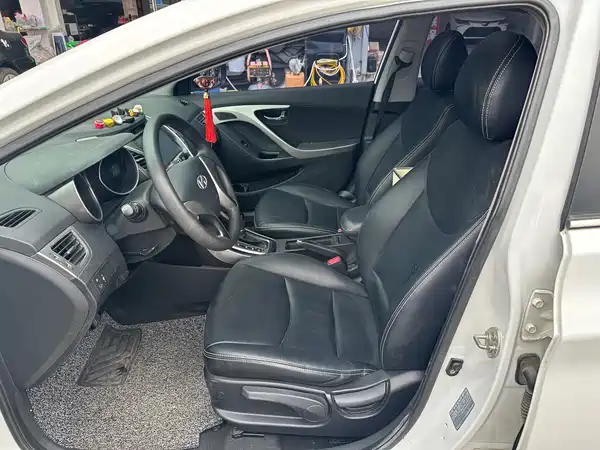Hyundai Elantra Langdong 2013