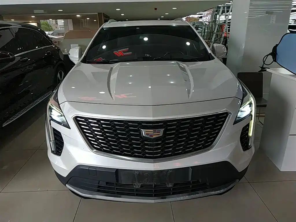 Cadillac XT4 2019 — фото 3