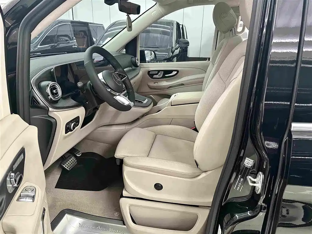 Mercedes-Benz V-Class 2025 — фото 10