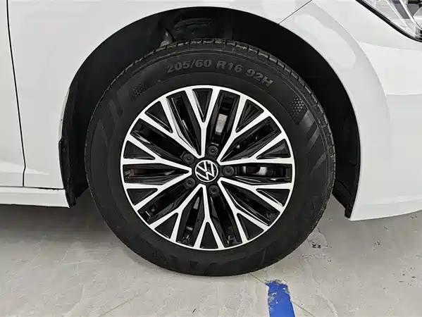 Volkswagen Sagitar 2024