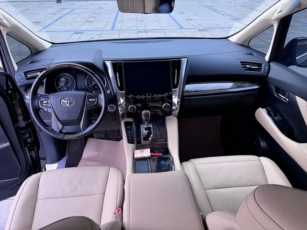 Toyota Alphard 2023 — фото 9