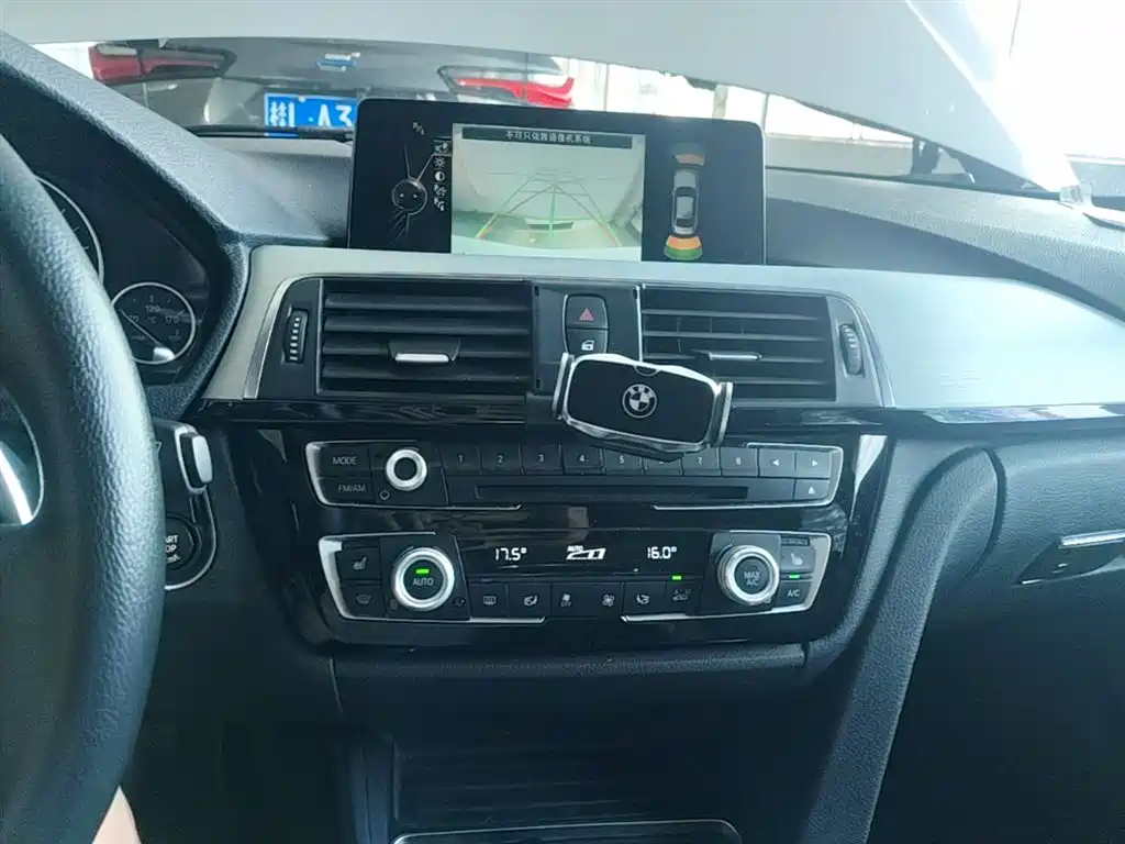 BMW 3 Series 2016 — фото 13