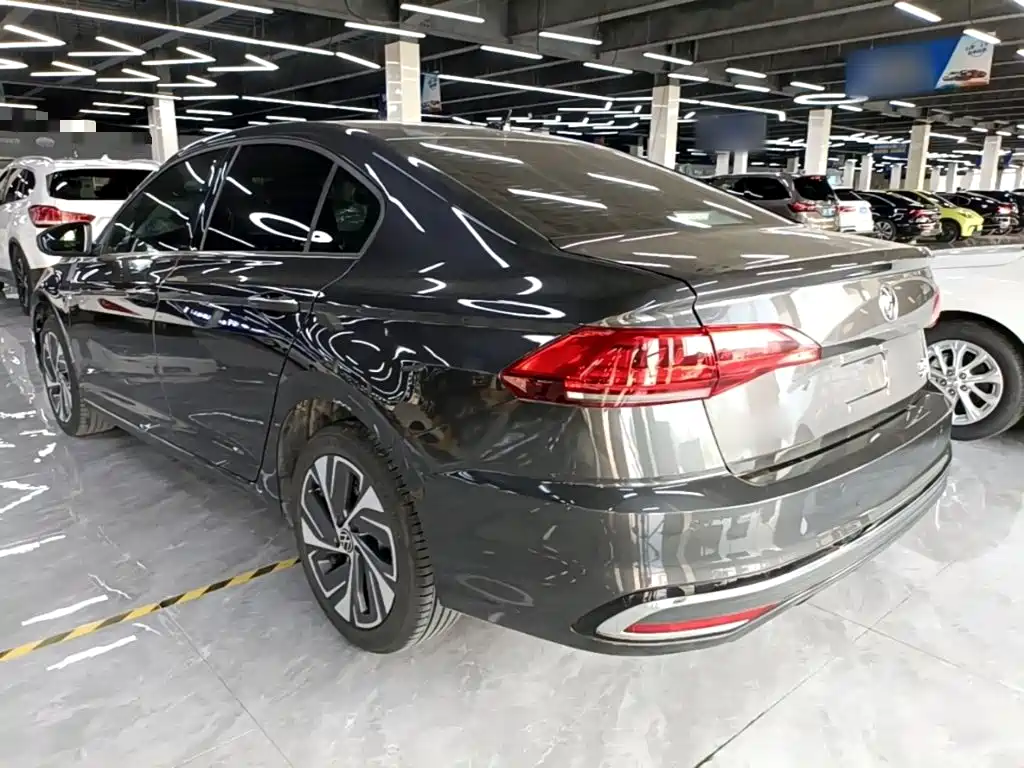 Volkswagen Bora 2023