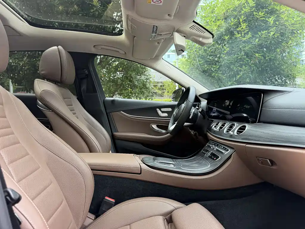 Mercedes-Benz E-Class 2020 — фото 12